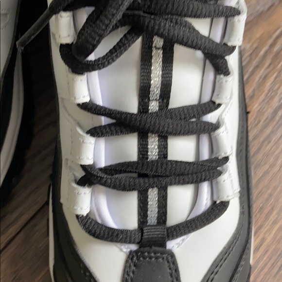 BRAND NEW SKETCHERS SHOES - Picture 5 of 5